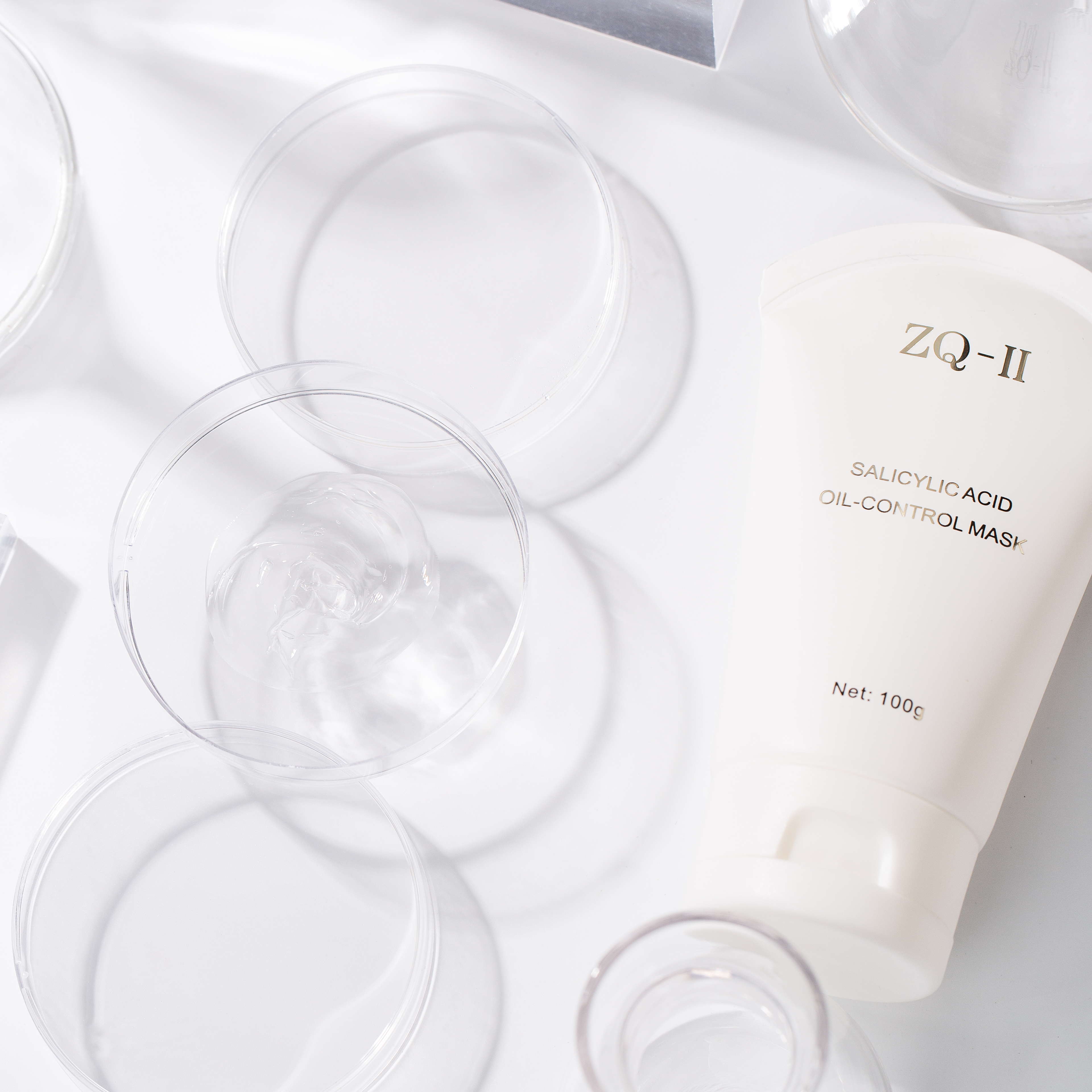 Clear Skin börjar här: Din go-to ZQ-II salicylsyraloljekontrollmask för problematisk hud